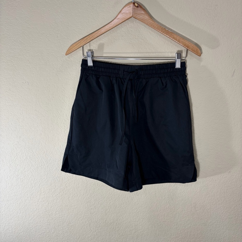 NWT HALARA High Waisted Elastic Waistband Short 5” Sz S Casual Comfy Outdoor